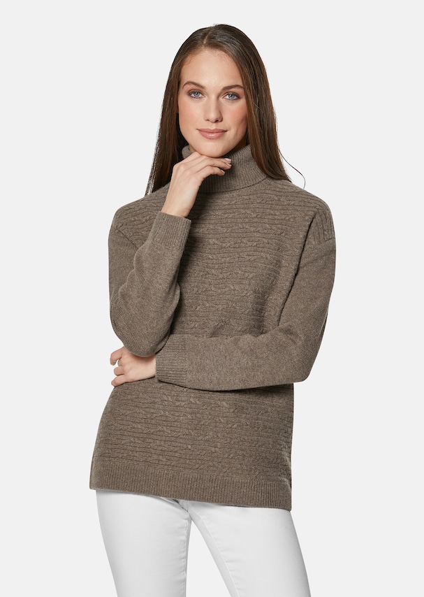 Turtleneck jumper with horizontal cable knit pattern