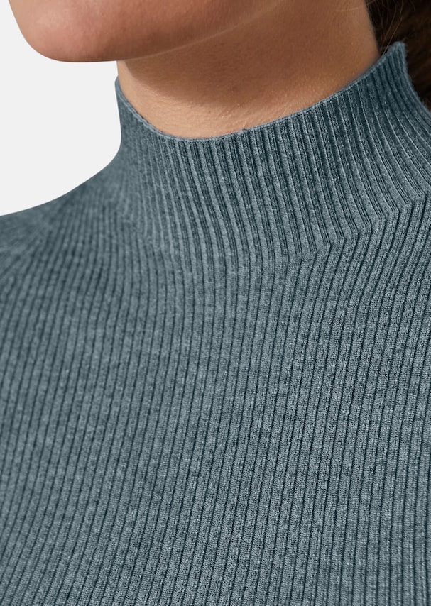 Short sleeve knitted jumper 4