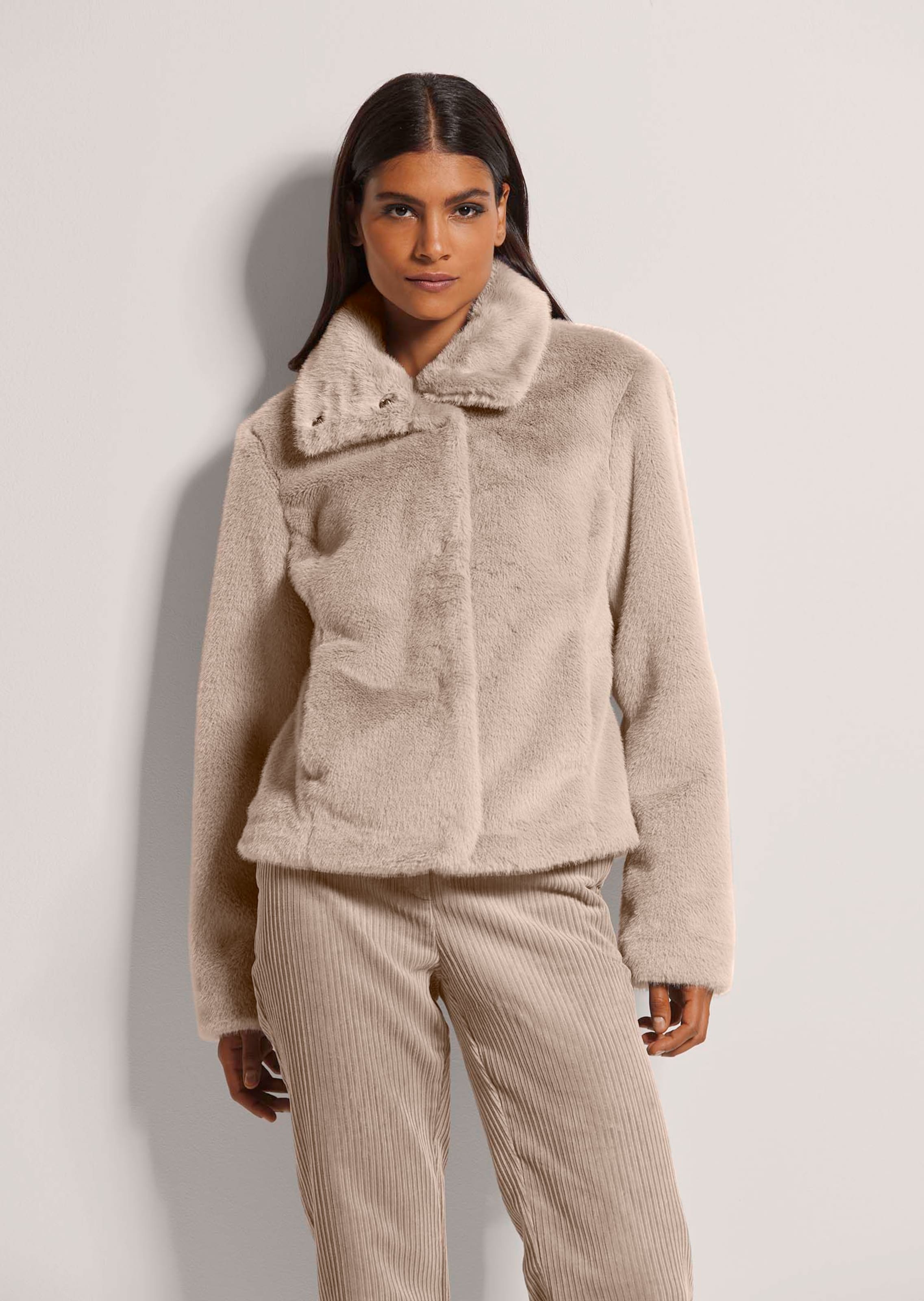 Kurzjacke aus Webpelz