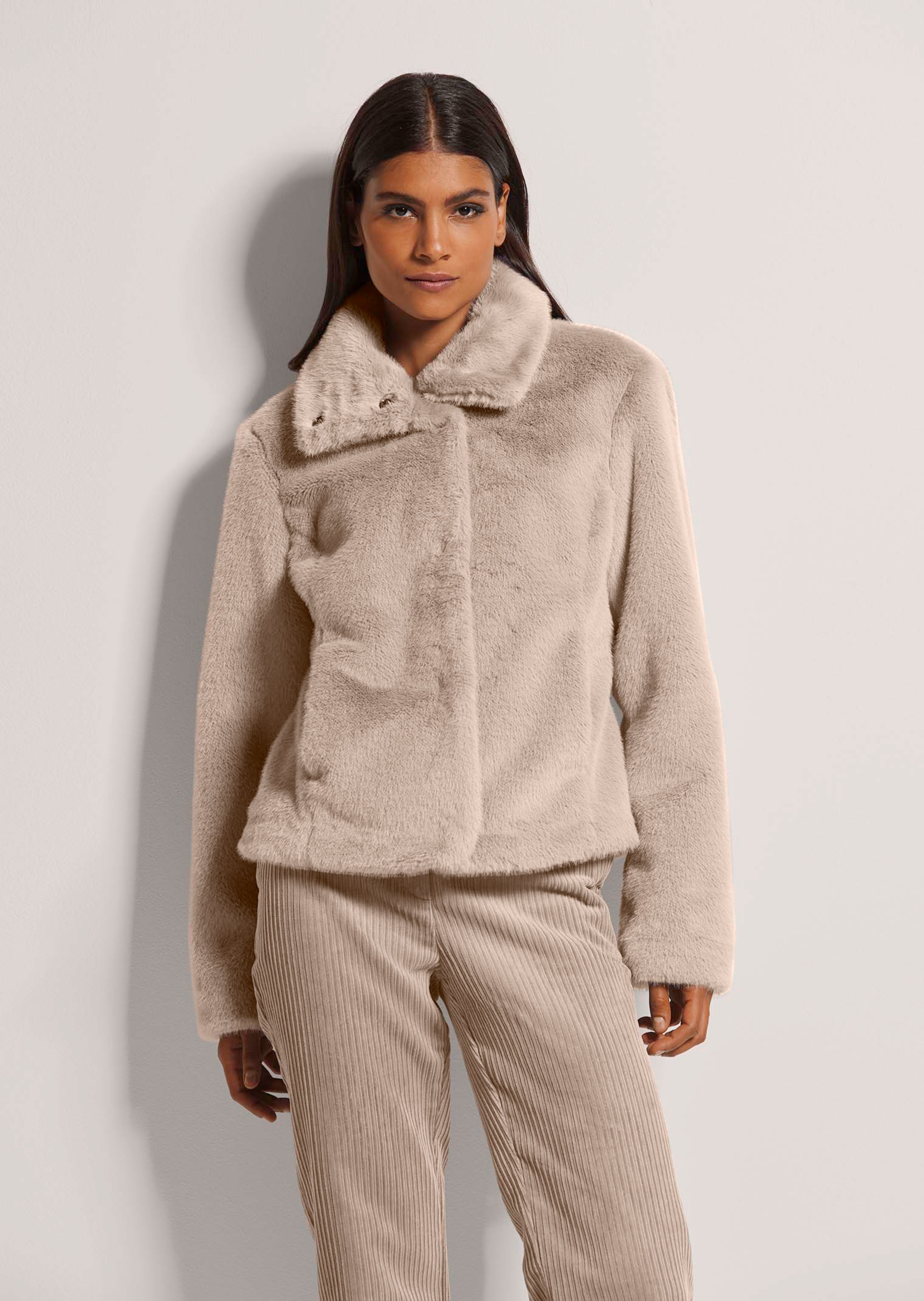 Kurzjacke aus Webpelz