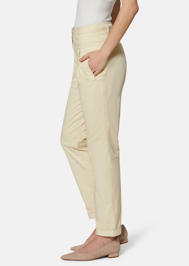Chino trousers with pleats 3