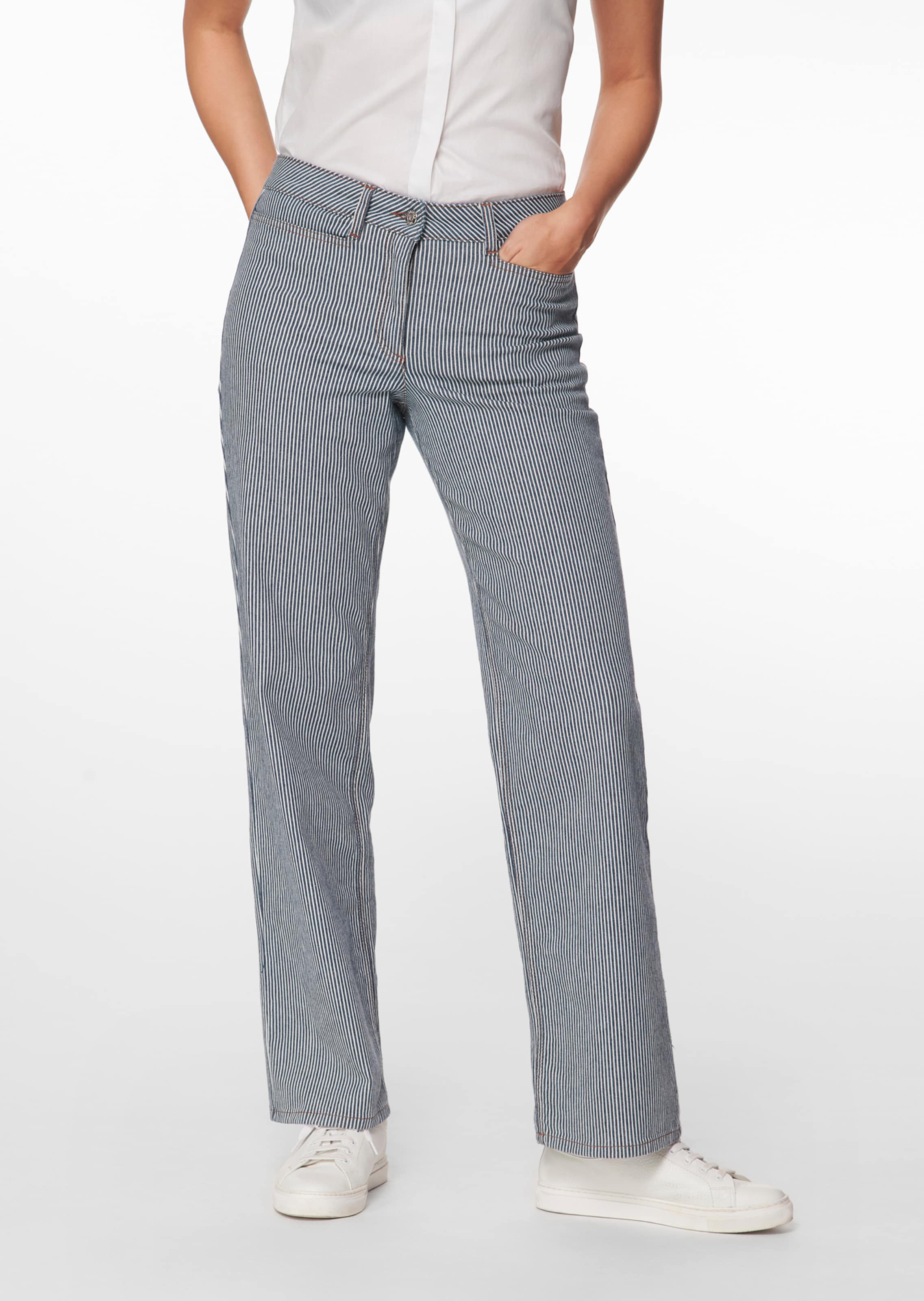 Jeans in modischer Culotte-Form