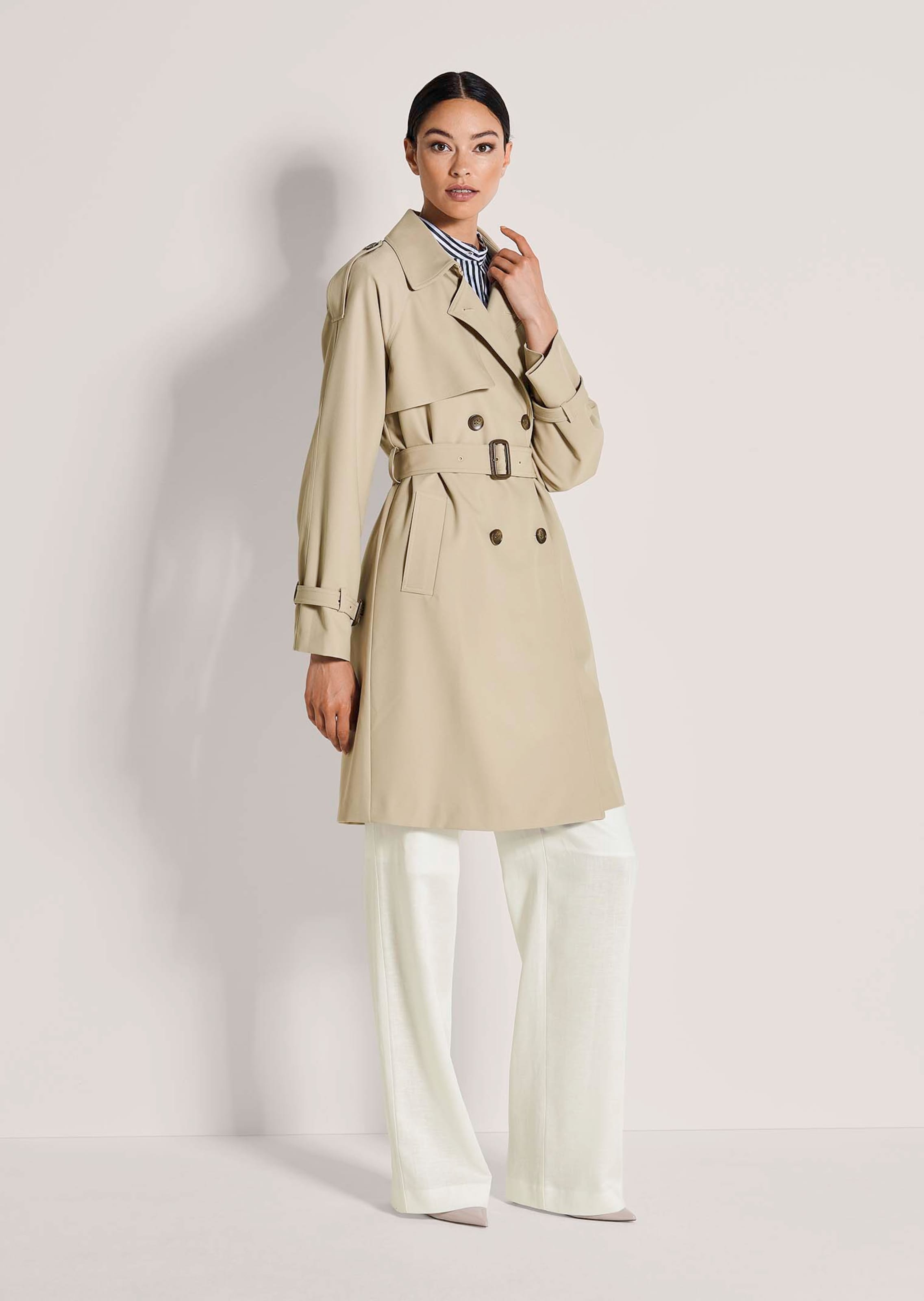 Trench coat in cappuccino | MADELEINE Fashion