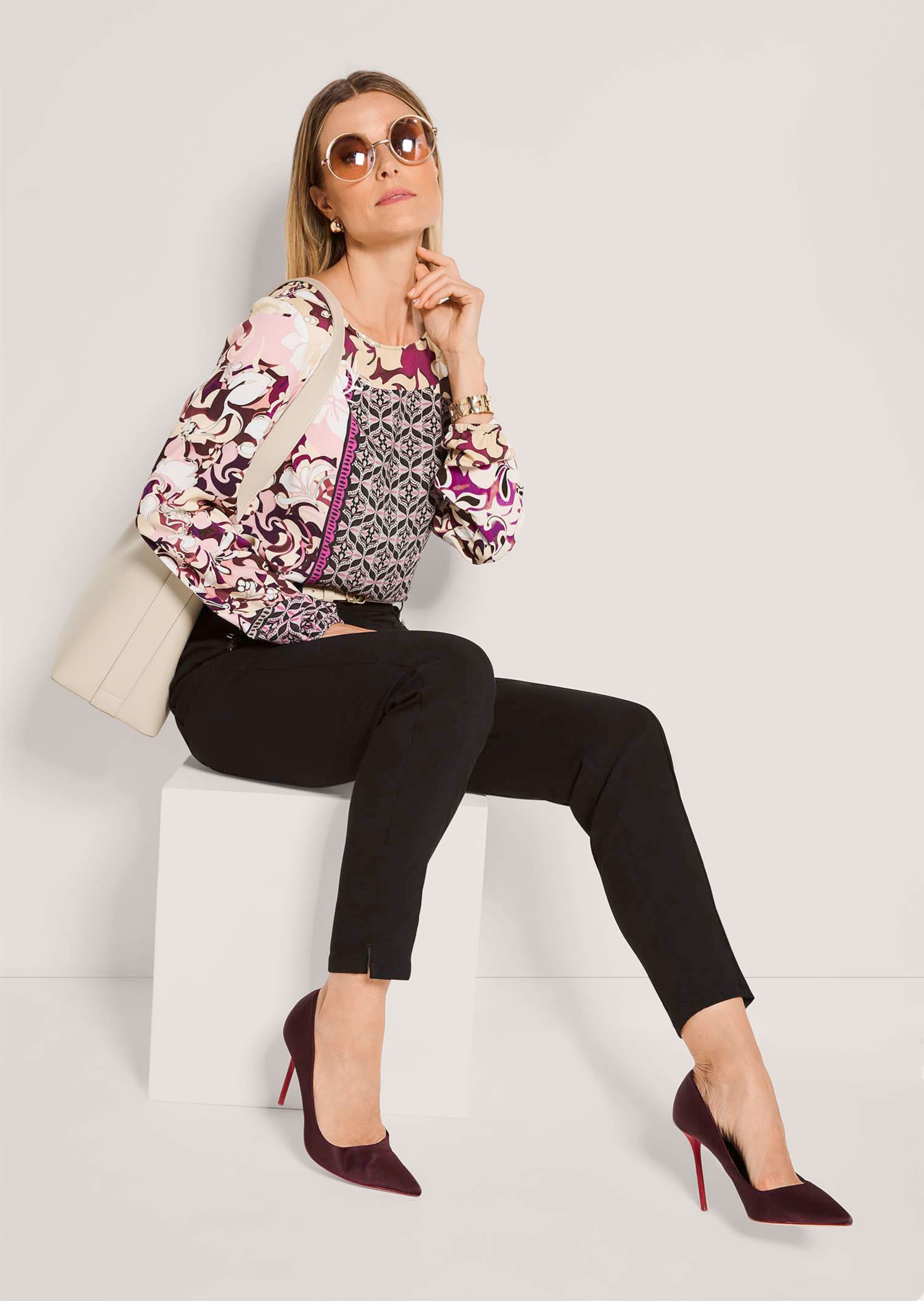 Bluse mit Blumenprint und Bordüre