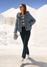 Sportive Daunen-Steppjacke mit Kapuze thumbnail 7
