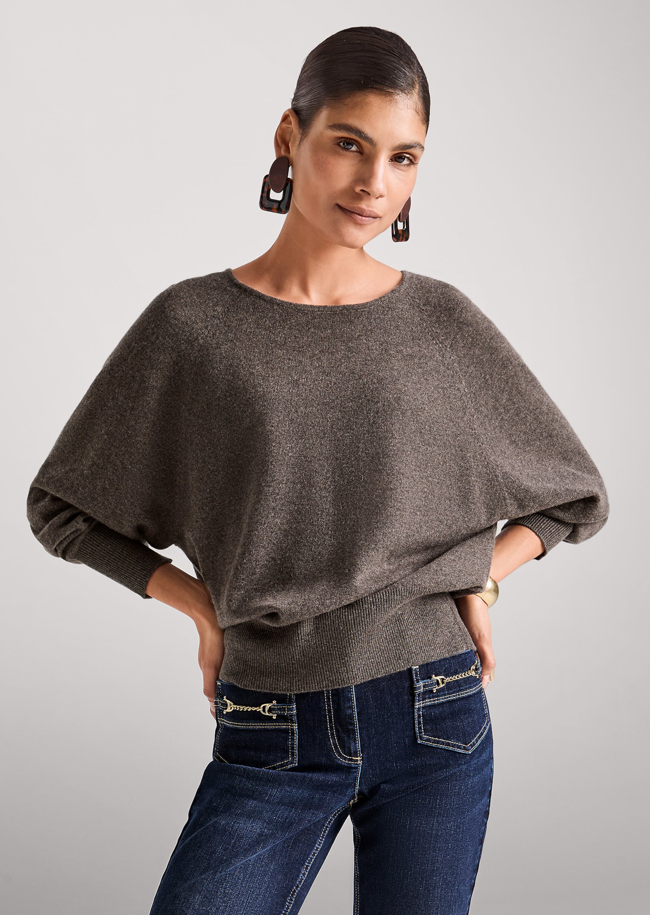 Kaschmirpullover mit Fledermausärmeln