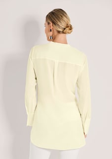 Lange Seidenbluse in kragenloser Form thumbnail 3
