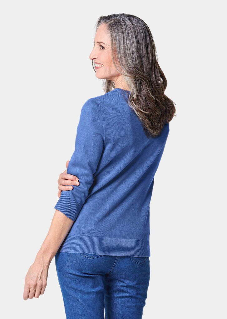 Locker sitzender Strickpullover