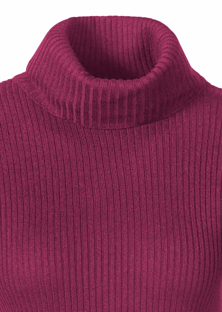 Eleganter Rollkragenpullover mit optischen Knöpfen