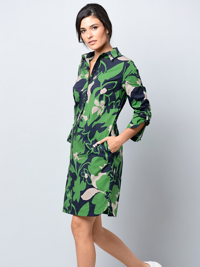 Kleid in sommerlichem Blumendessin 2