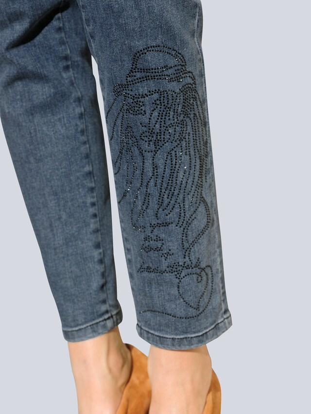 Jeans mit Steinchenmotiv am Bein 3