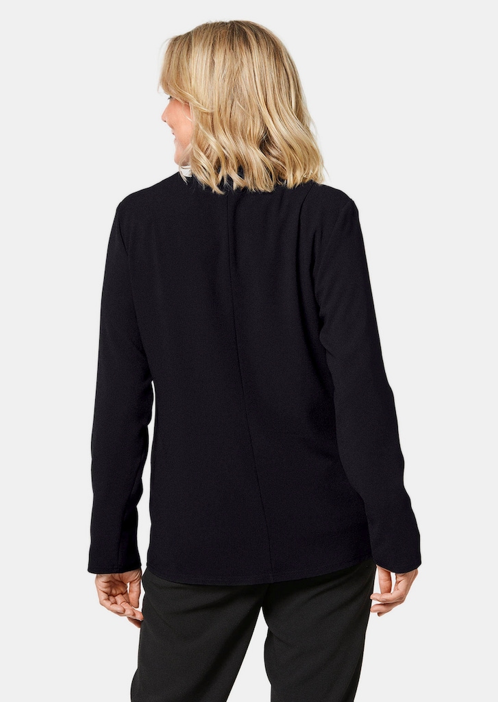 Schicke Crêpe-Longjacke