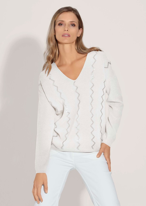 Oversize-Pullover mit aufwändiger Dekoration
