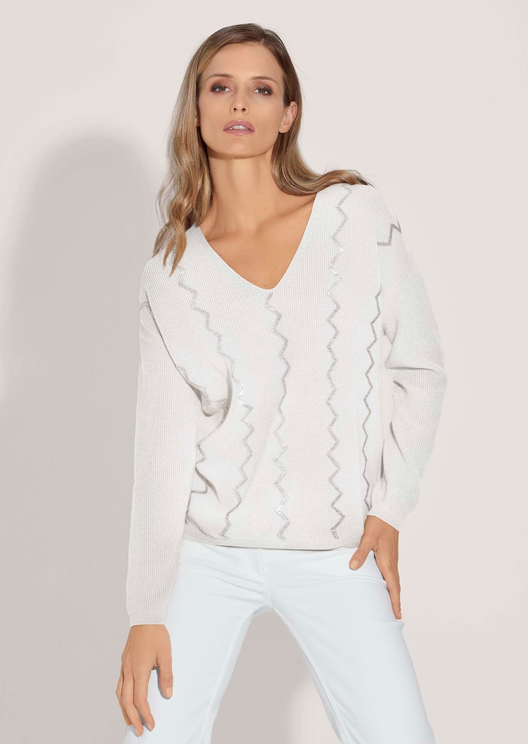 Oversize-Pullover mit aufwändiger Dekoration
