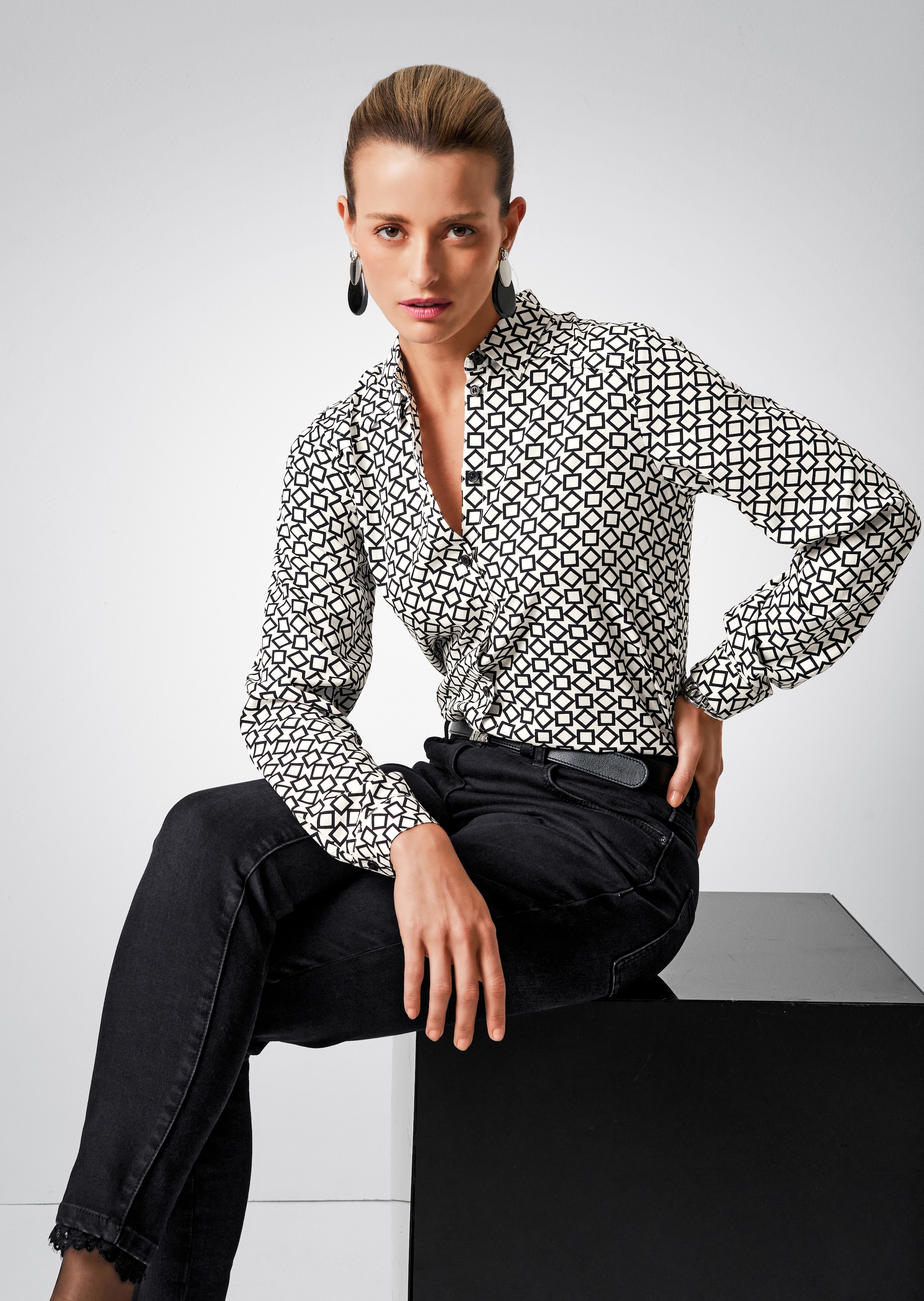 Hemdbluse mit Grafikmuster