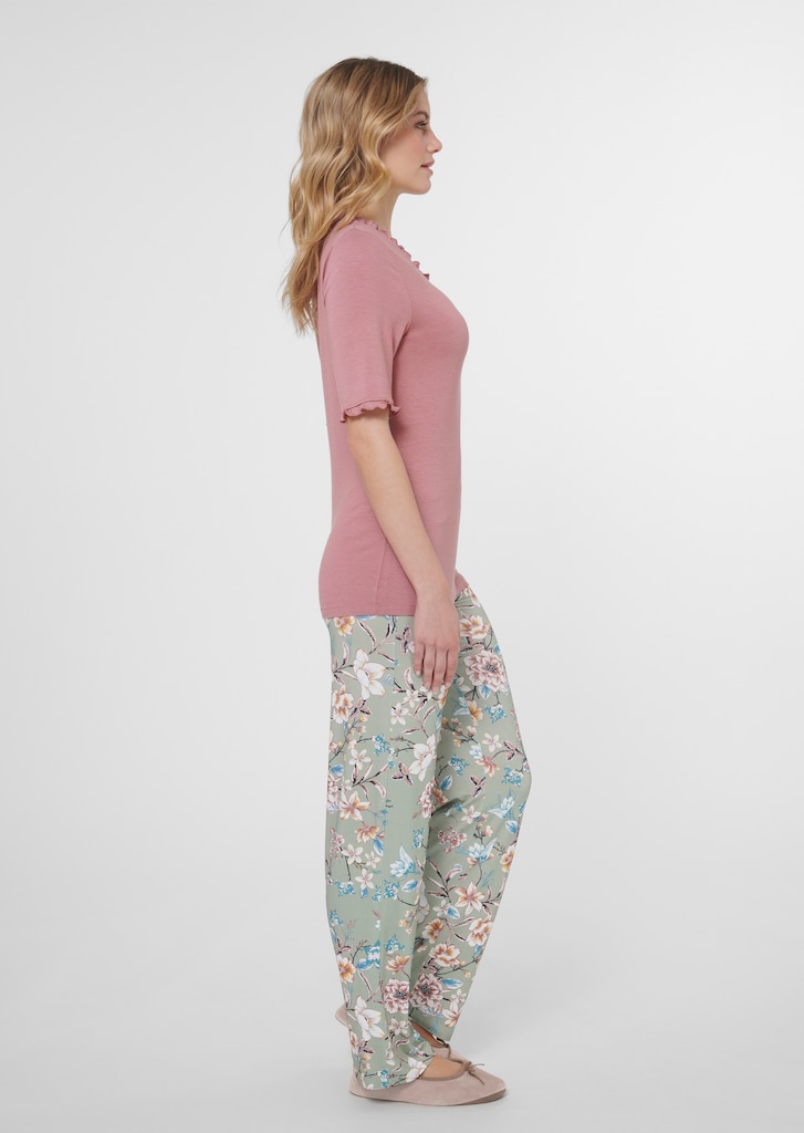 Pyjama mit Rüschen und Blütenprint 3