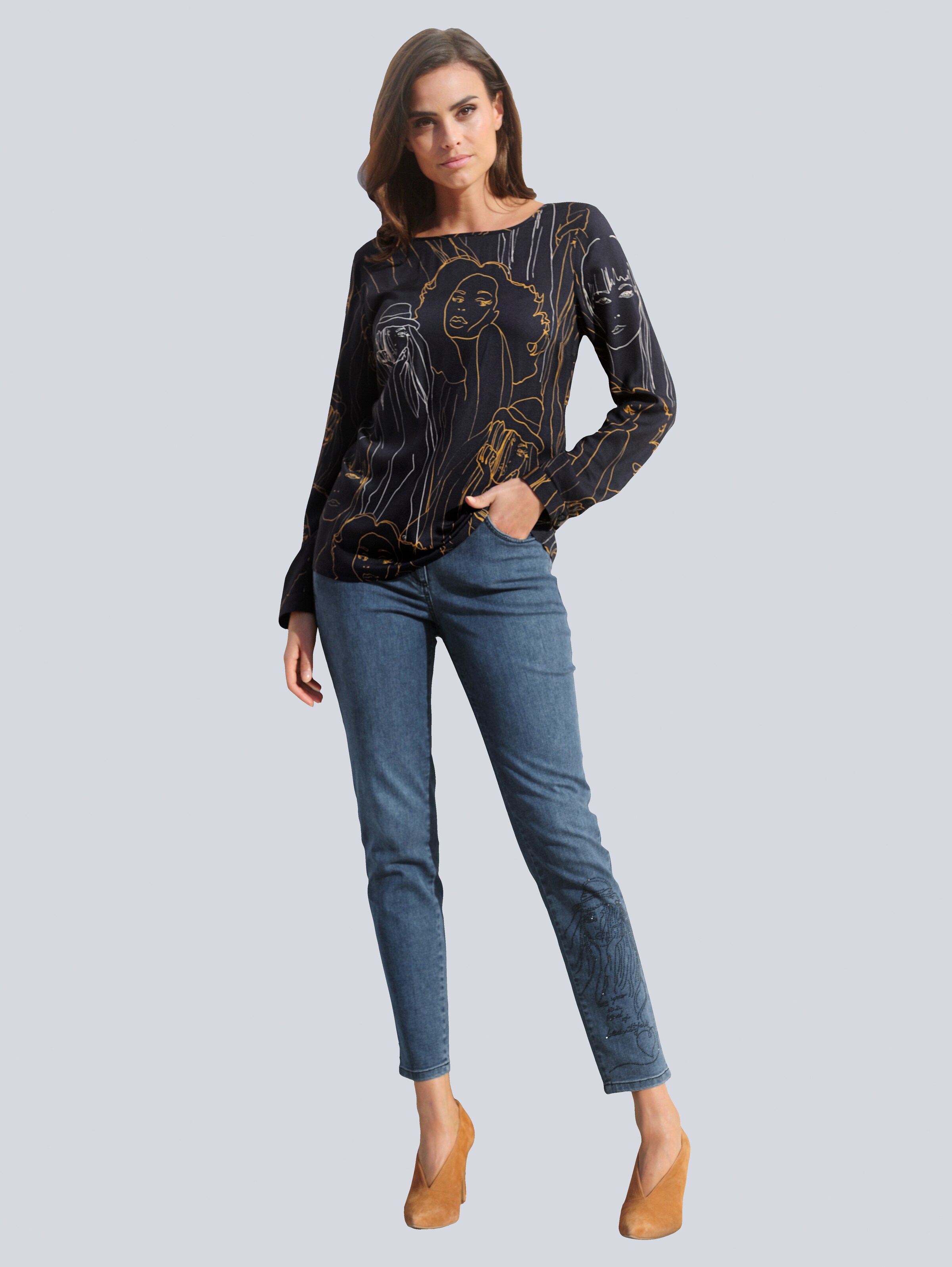 Jeans mit Steinchenmotiv am Bein 4