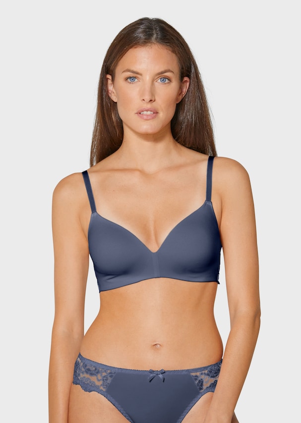 Underwired bra with soft cups