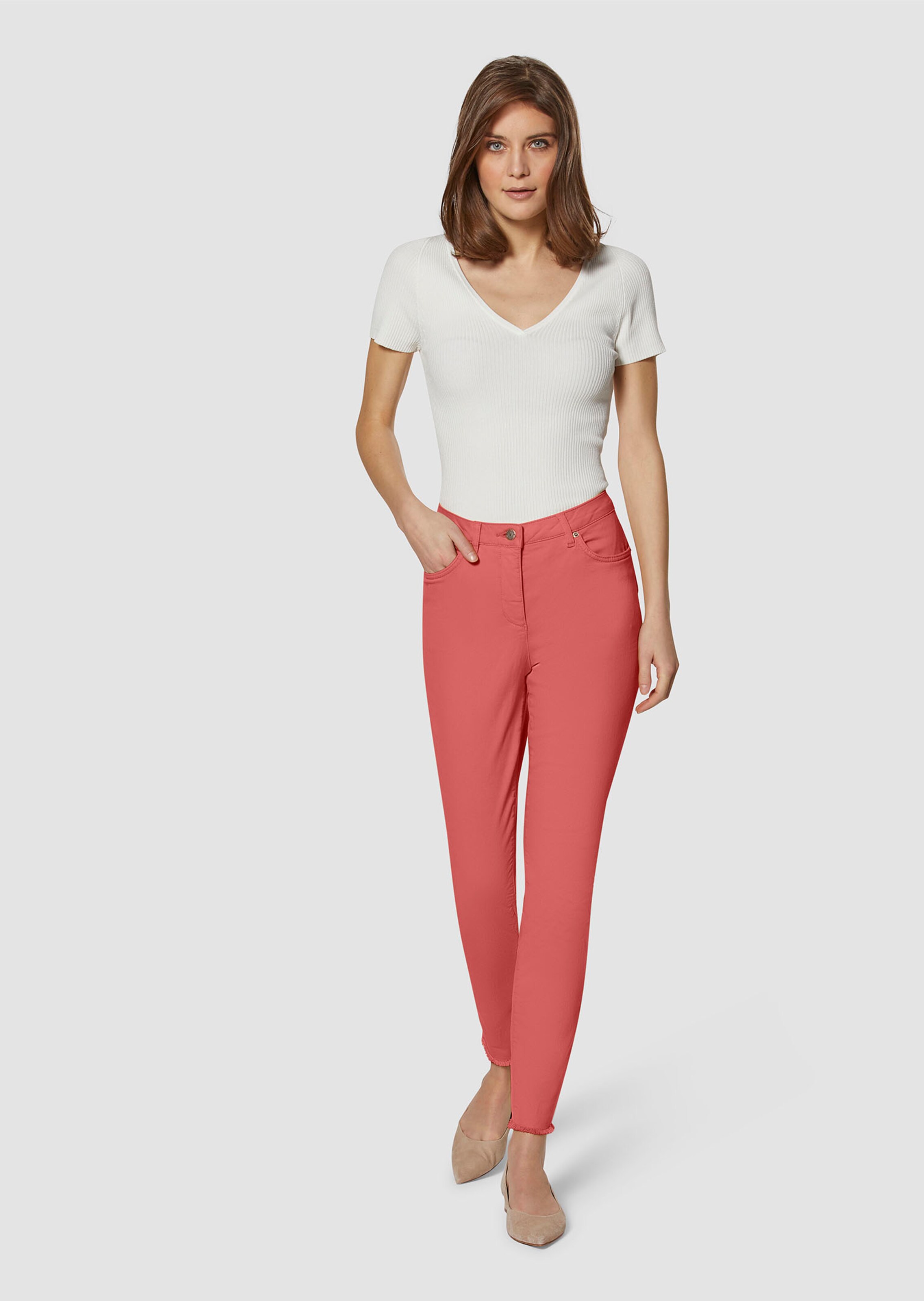 Jean avec franges fines au bas des jambes