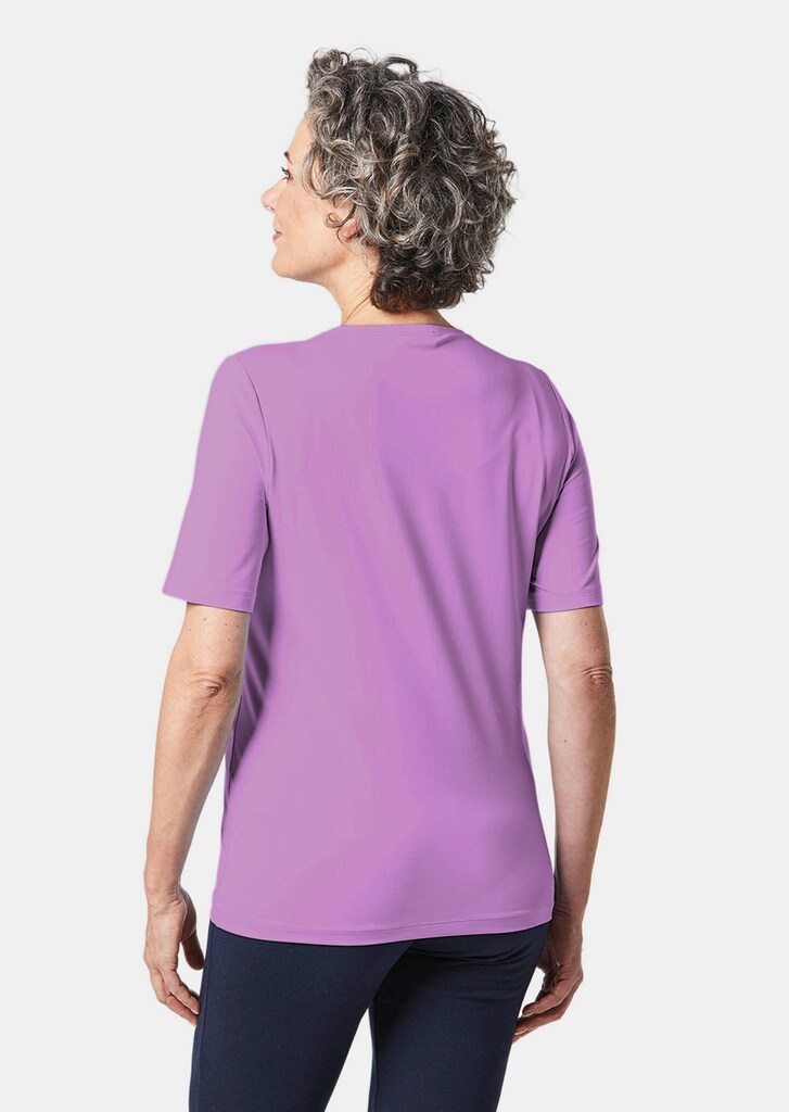 Shirt mit V-Ausschnitt und Halbarm