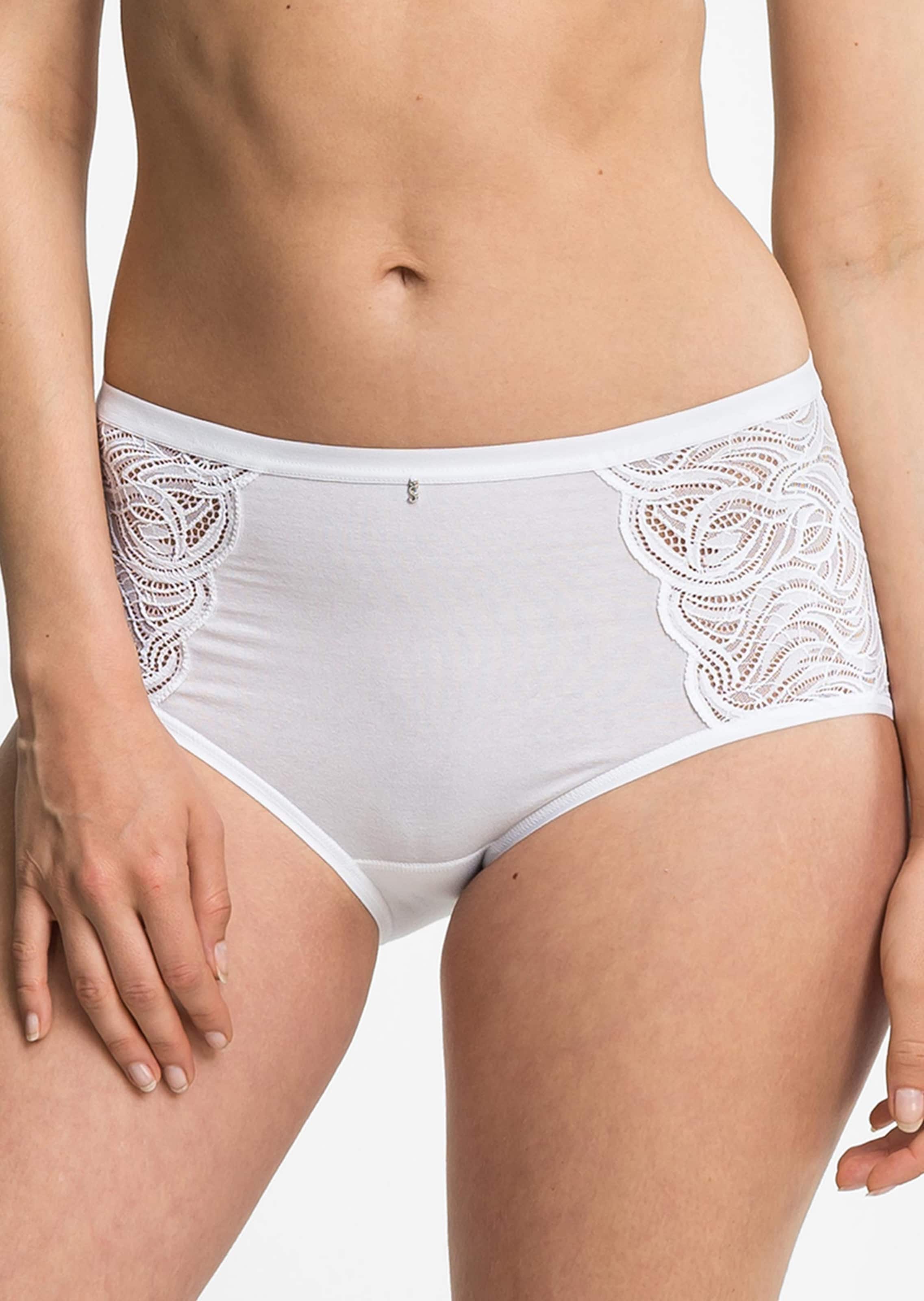 Slip gainant avec empiècement en dentelle