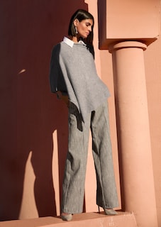 Kaschmir-Poncho mit V-Ausschnitt thumbnail 7