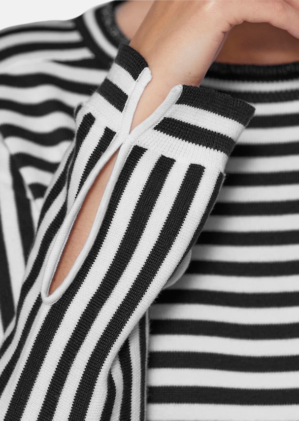Striped jumper with long sleeves 4