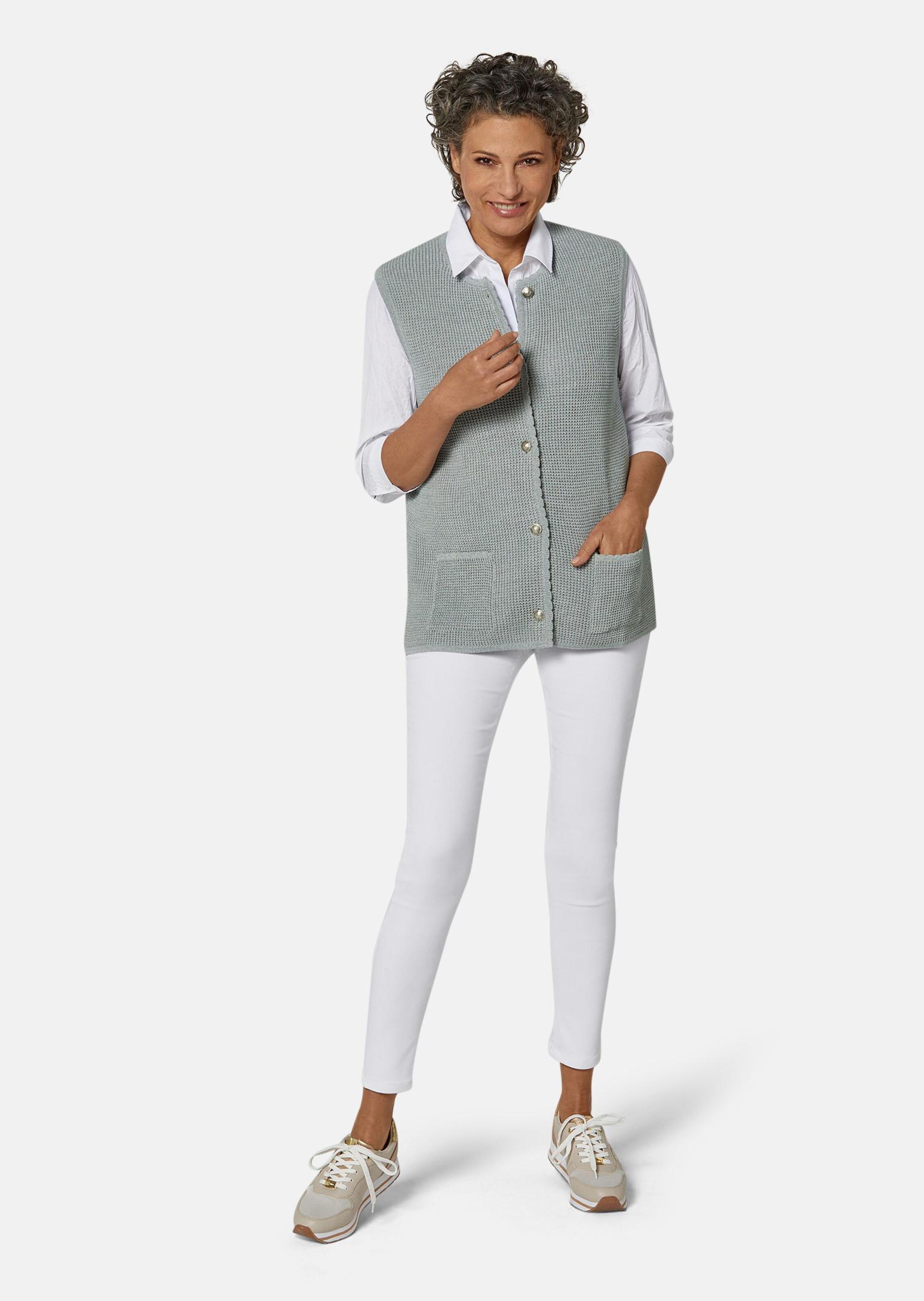 Gilet en tricot indéformable orné de ravissants boutons - gris - Gr. 44 de Goldner Fashion