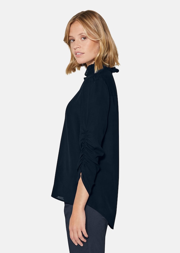 Blouse with stand-up collar and adjustable sleeves 3