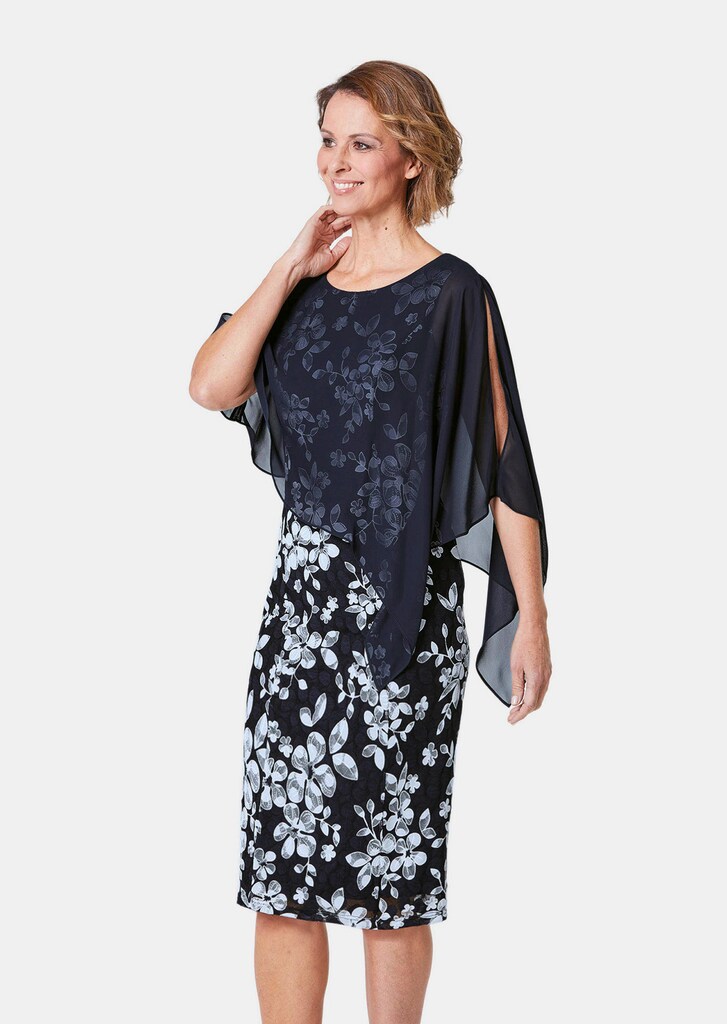 Kleid aus eleganter Spitze mit Chiffonüberwurf