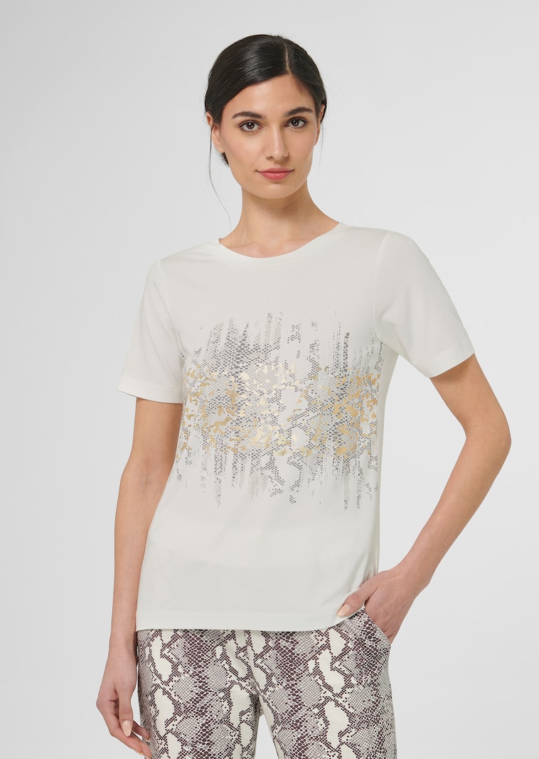 T-shirt with extravagant print