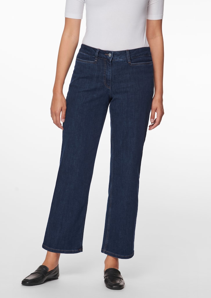 Jeans in modischer Culotte-Form