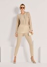 Lange Seidenbluse in kragenloser Form thumbnail 4