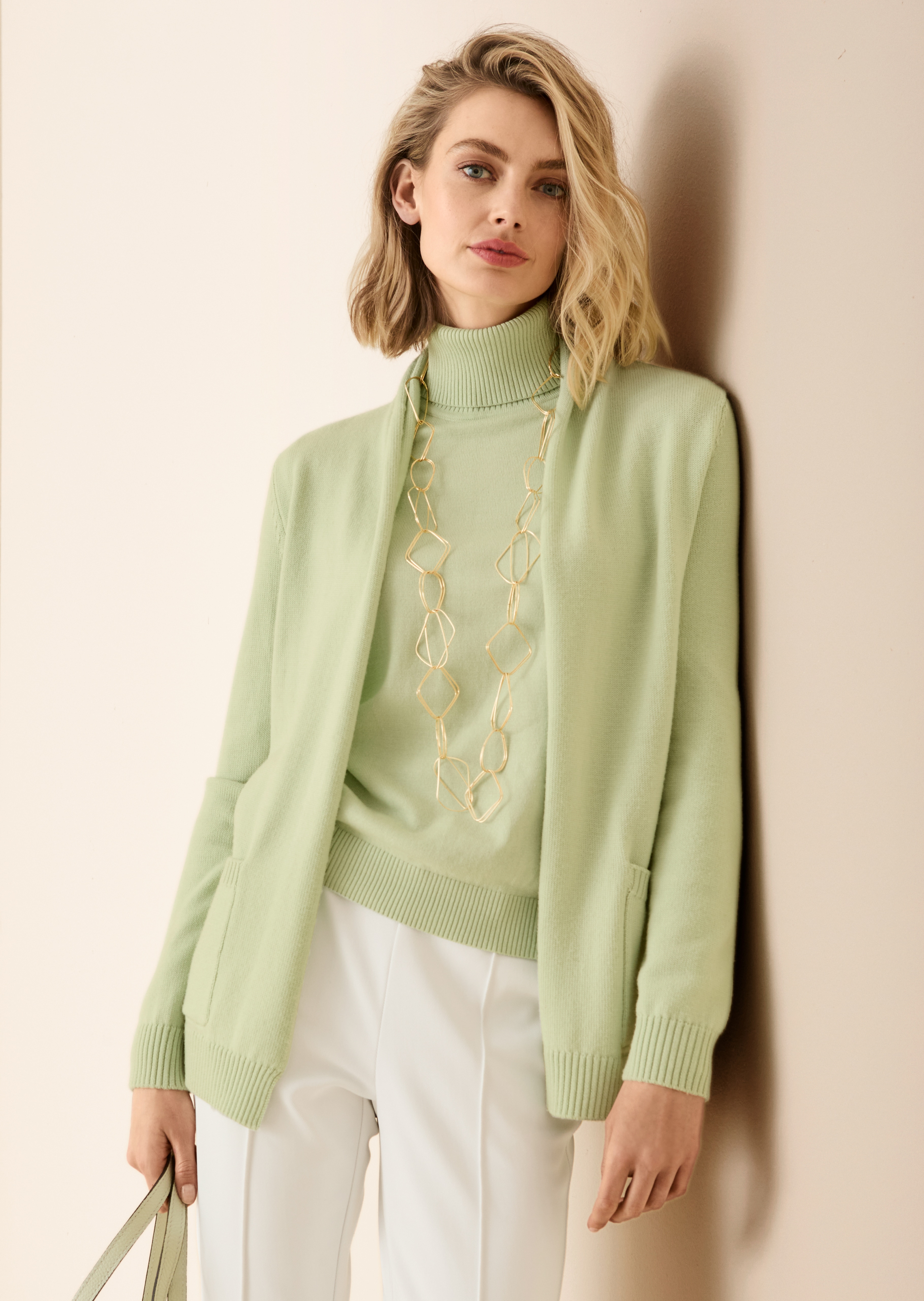 Strickjacke mit Schalkragen