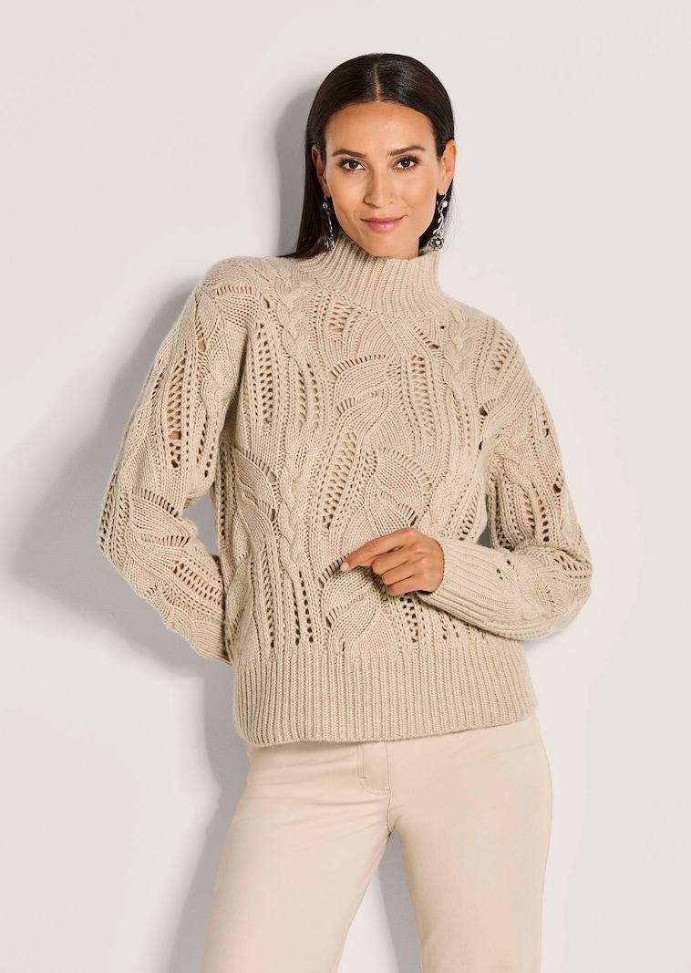 Kurzer Strickpullover im Muster-Mix