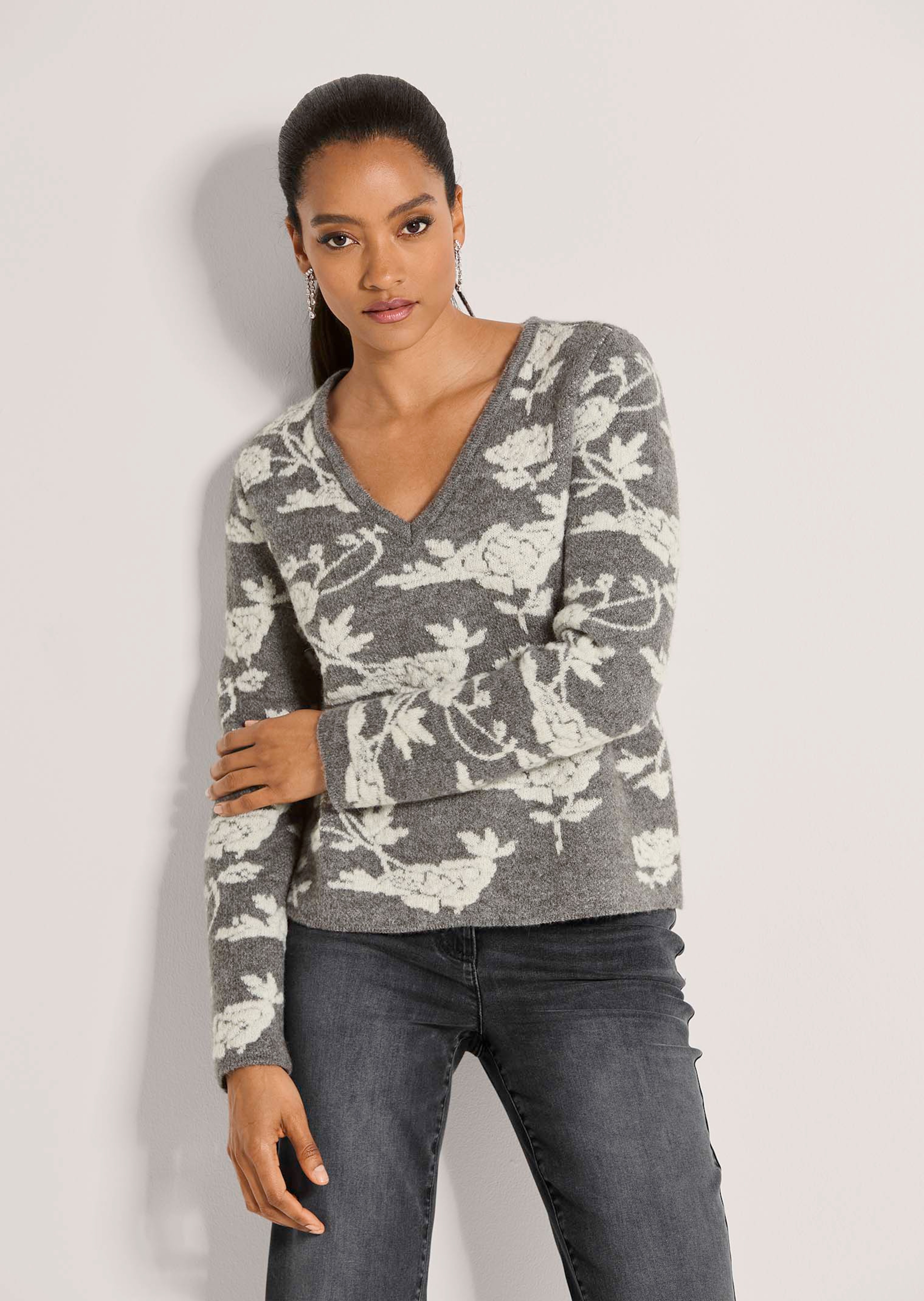 Pullover mit floralem Jacquard-Muster