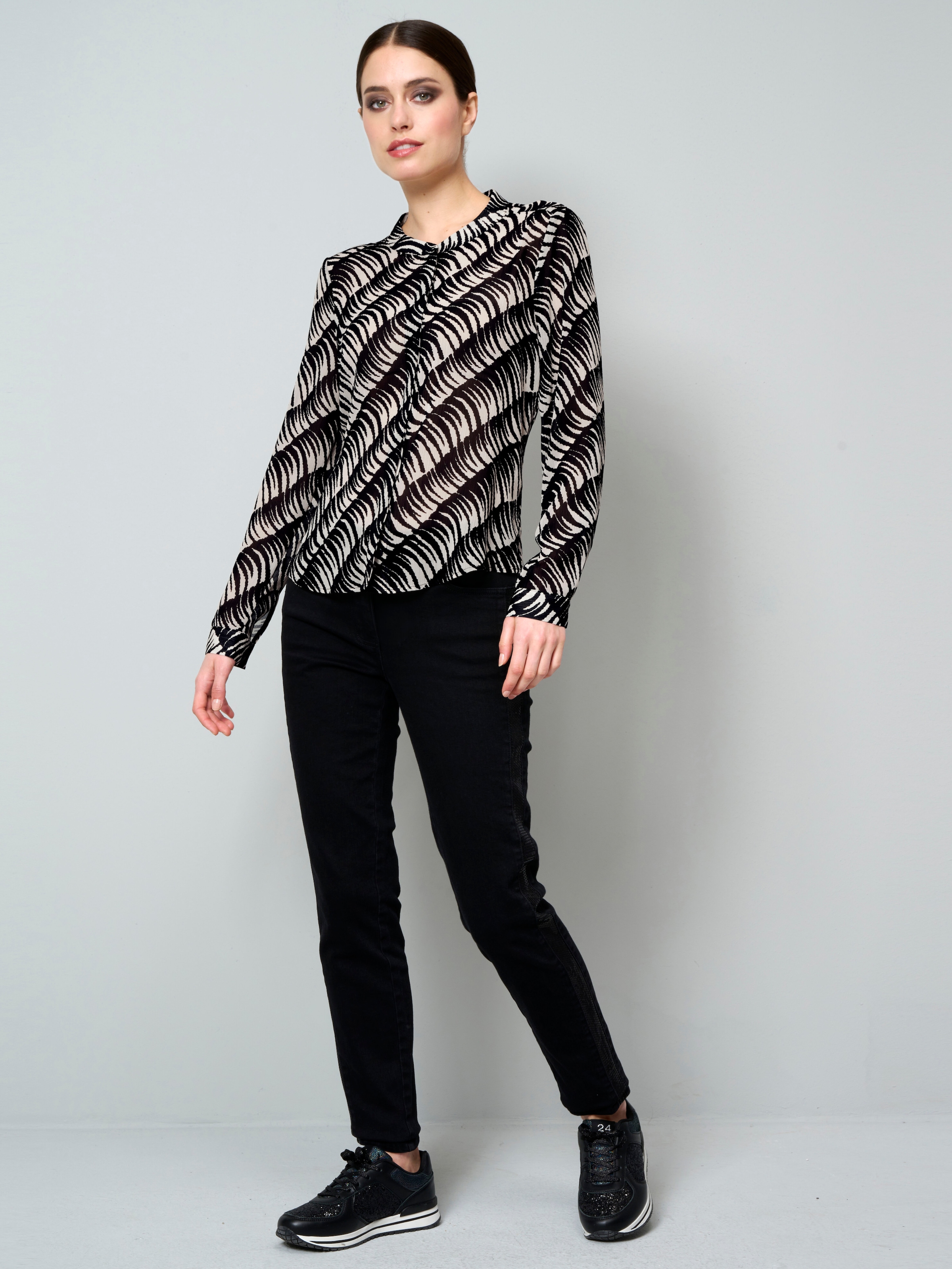 Bluse in transparenter Qualität