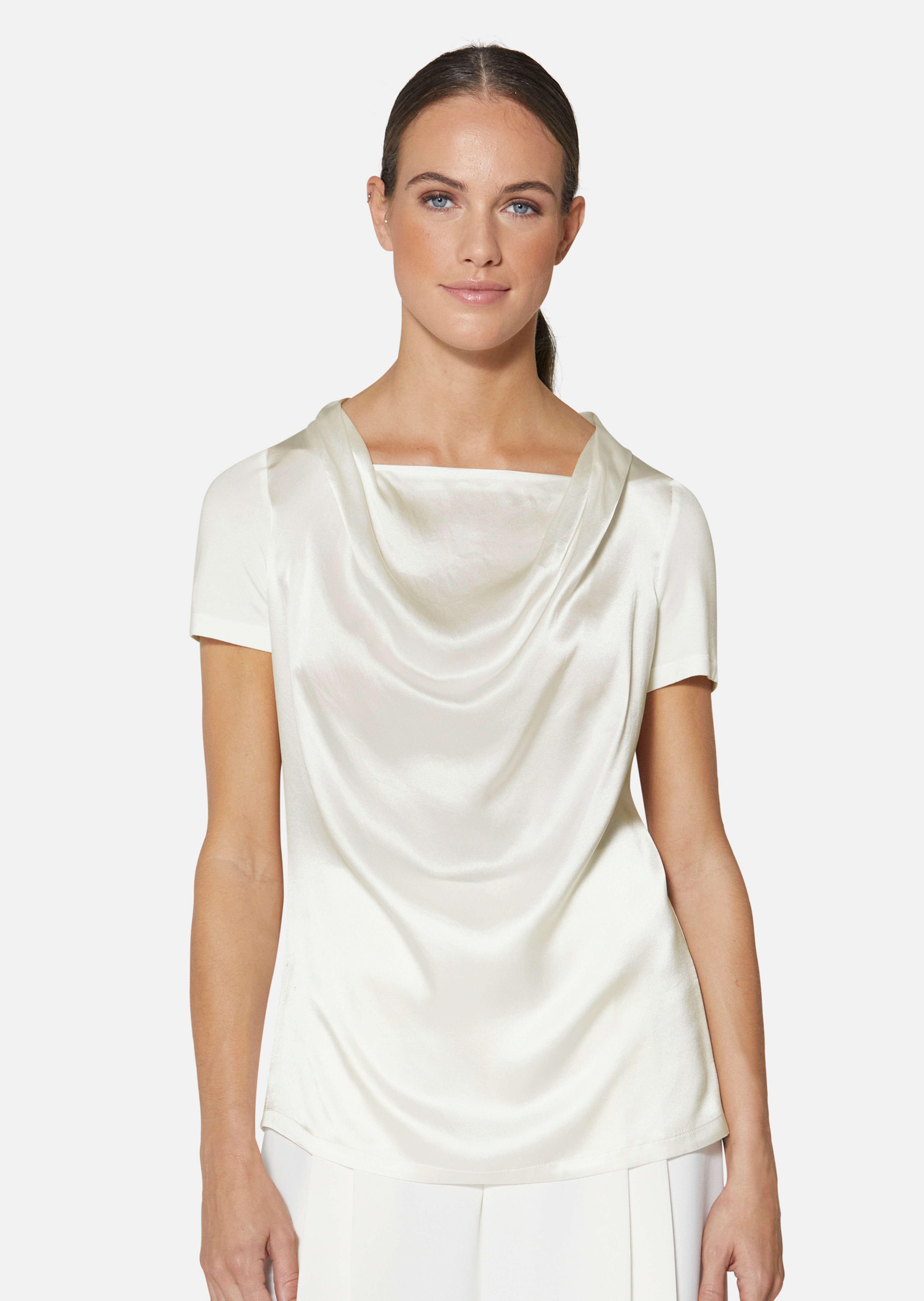 Kurzarm-Shirt im Material-Mix