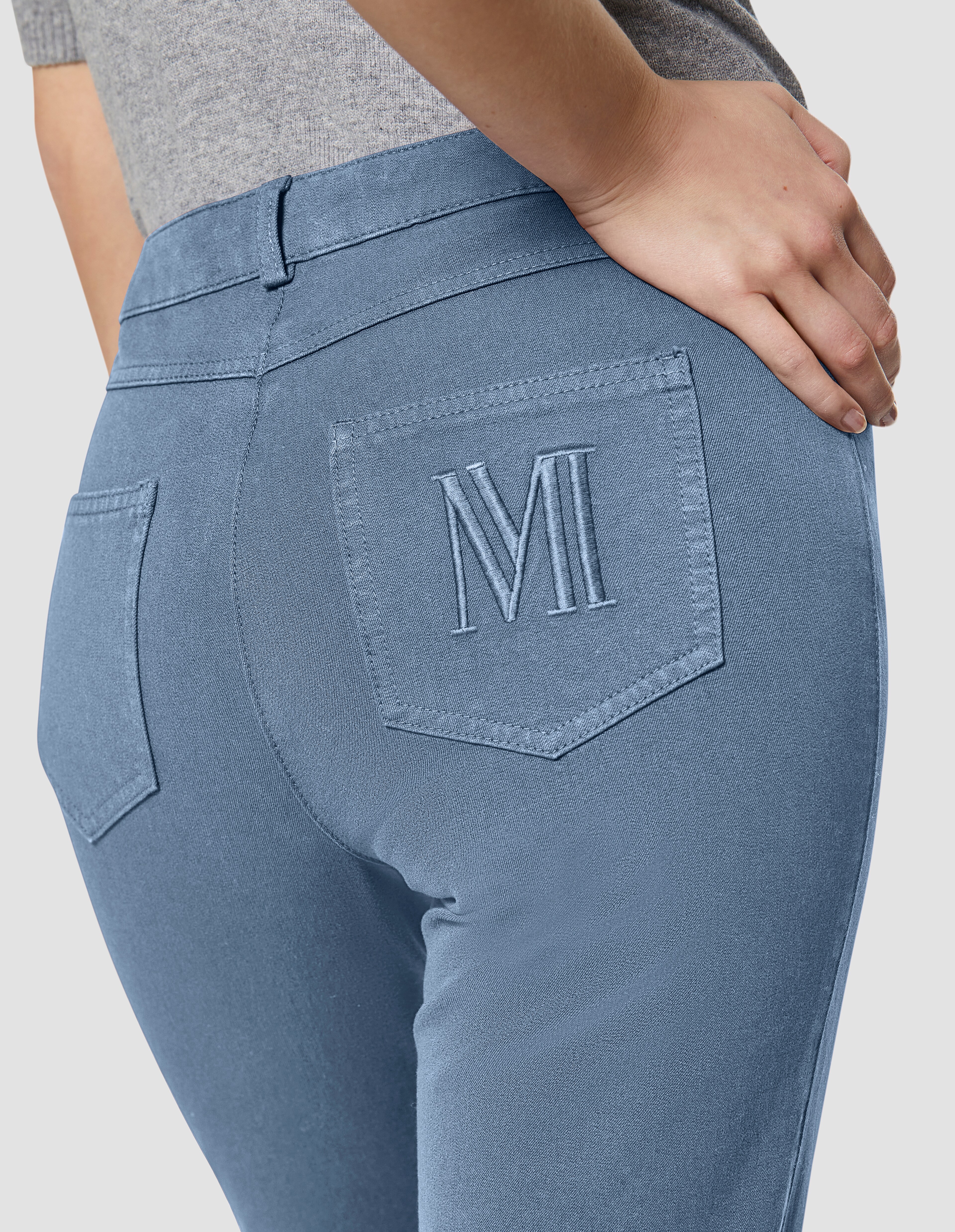 Schmale »M«-Jeans in gerader Form in N-Grössen und K-Grössen thumbnail 5