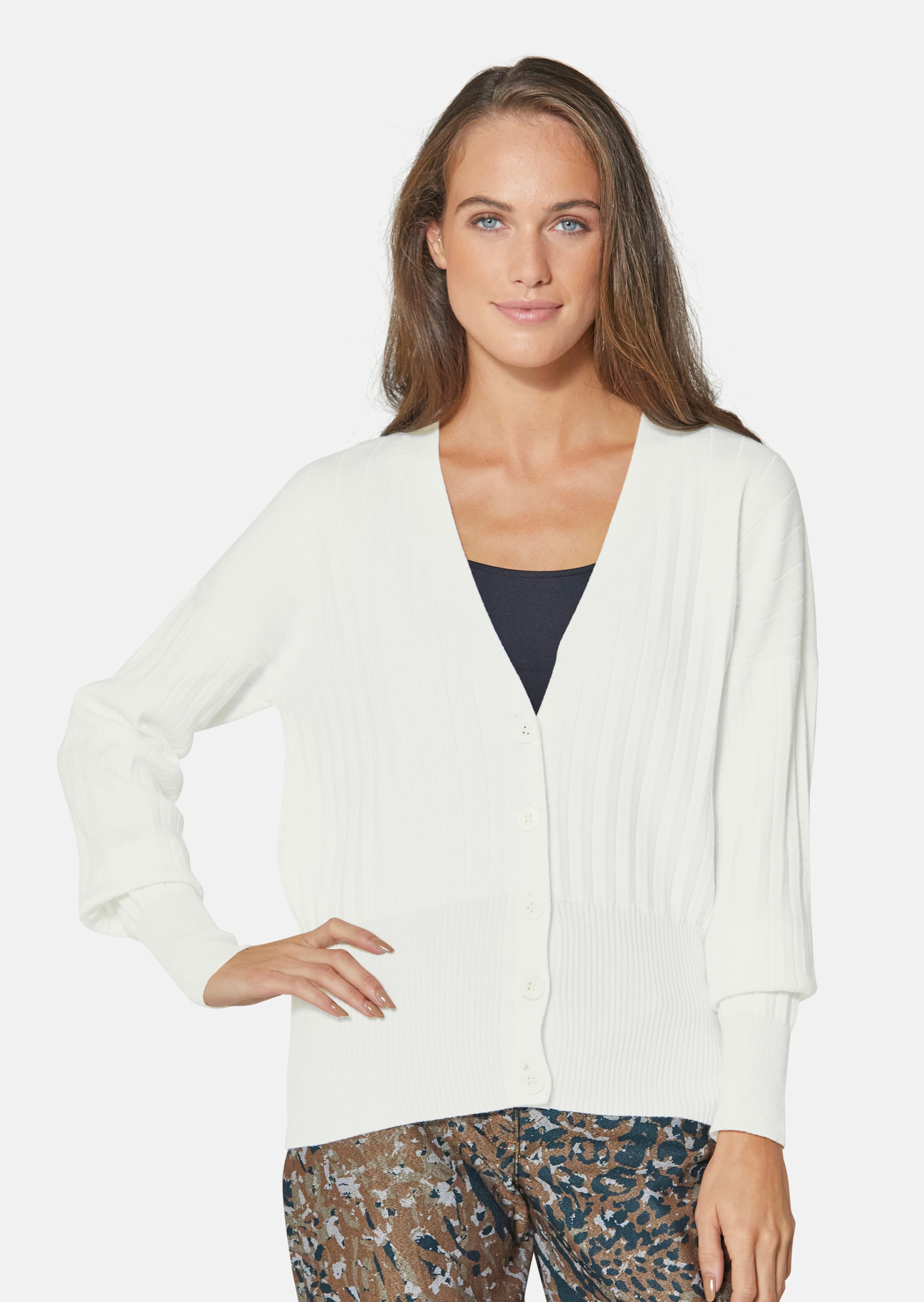 Short cardigan with V-neck