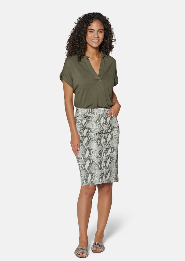 Pencil skirt with snake pattern 1