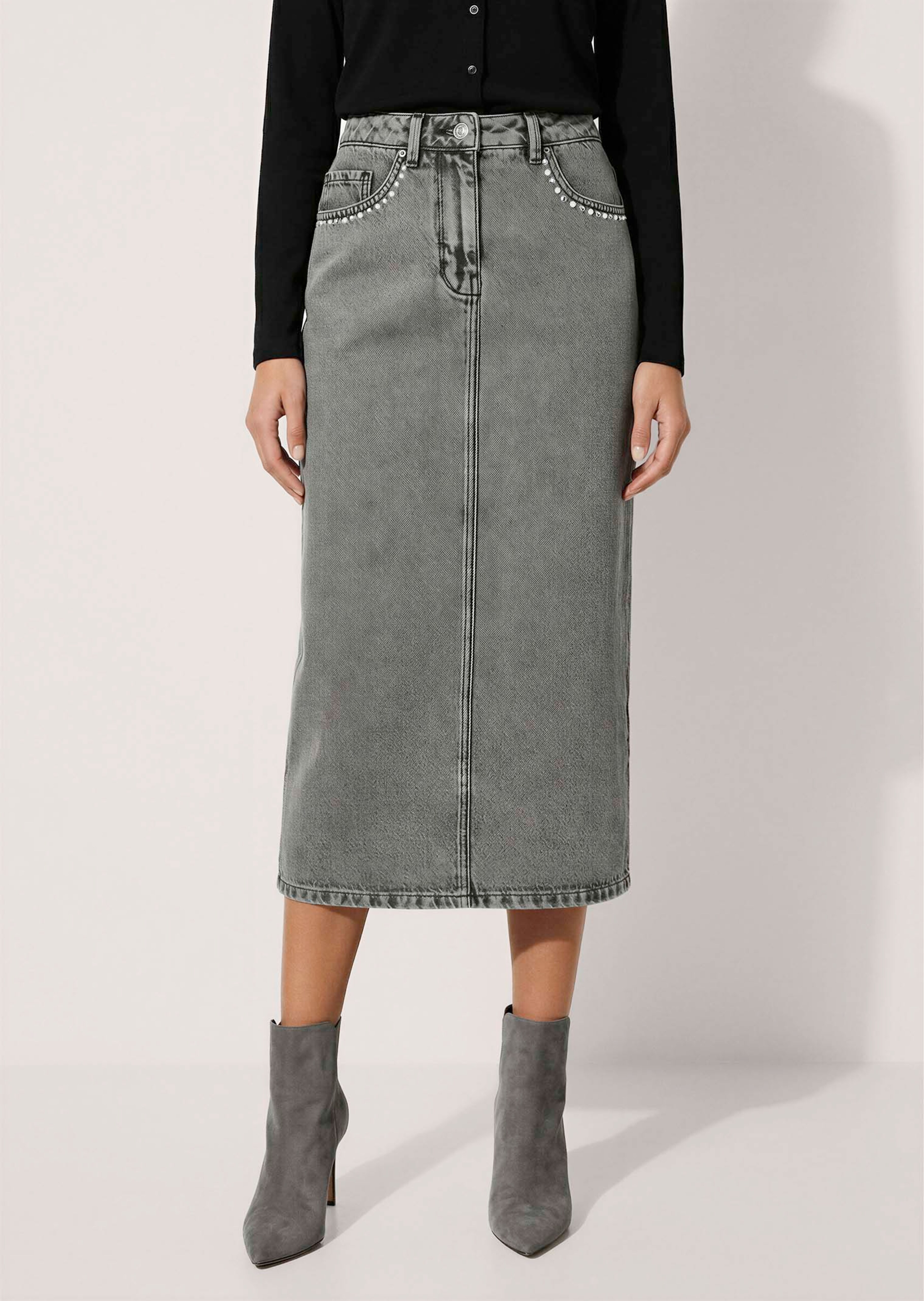 Denim skirt with embellished slit pockets