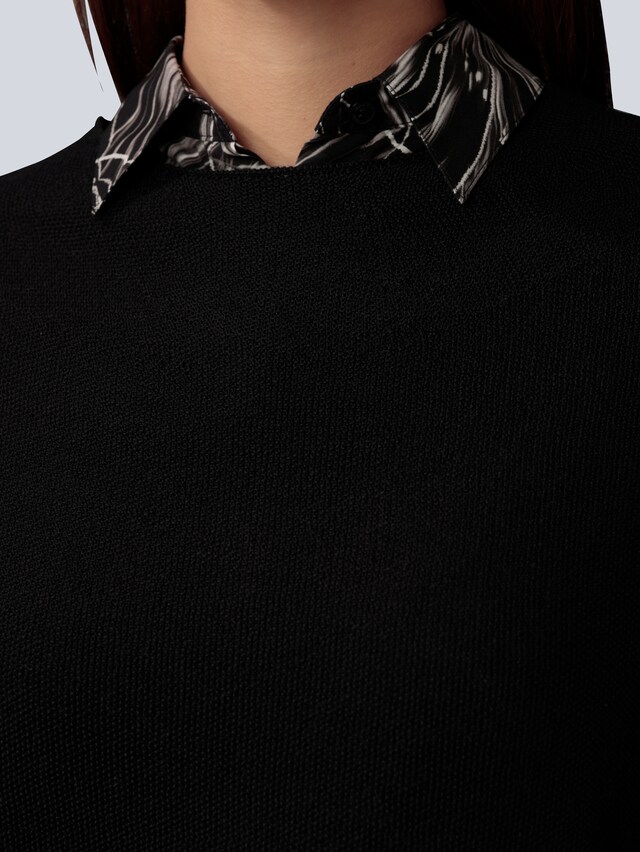 Pullunder mit überschnittener Schulter 1