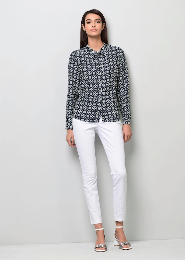 Bluse mit grafischem Druck 1