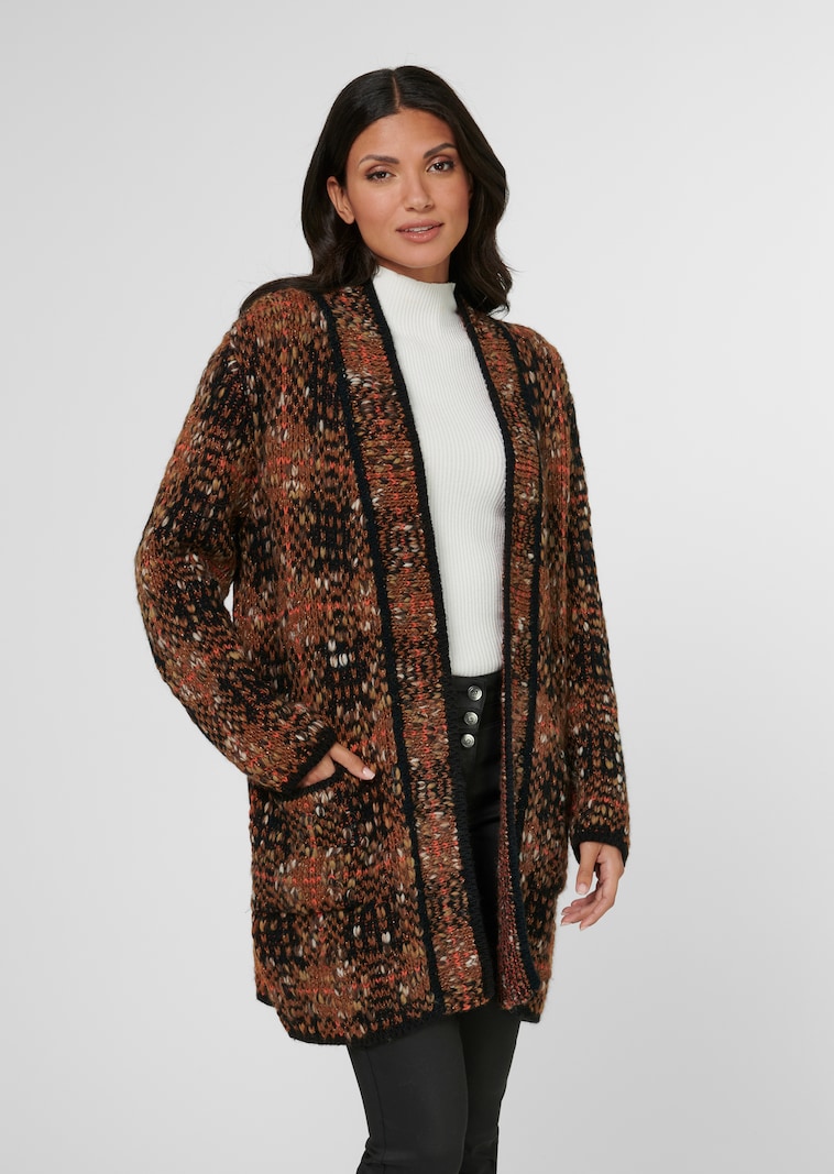 Fastening knitted coat with chequered jacquard