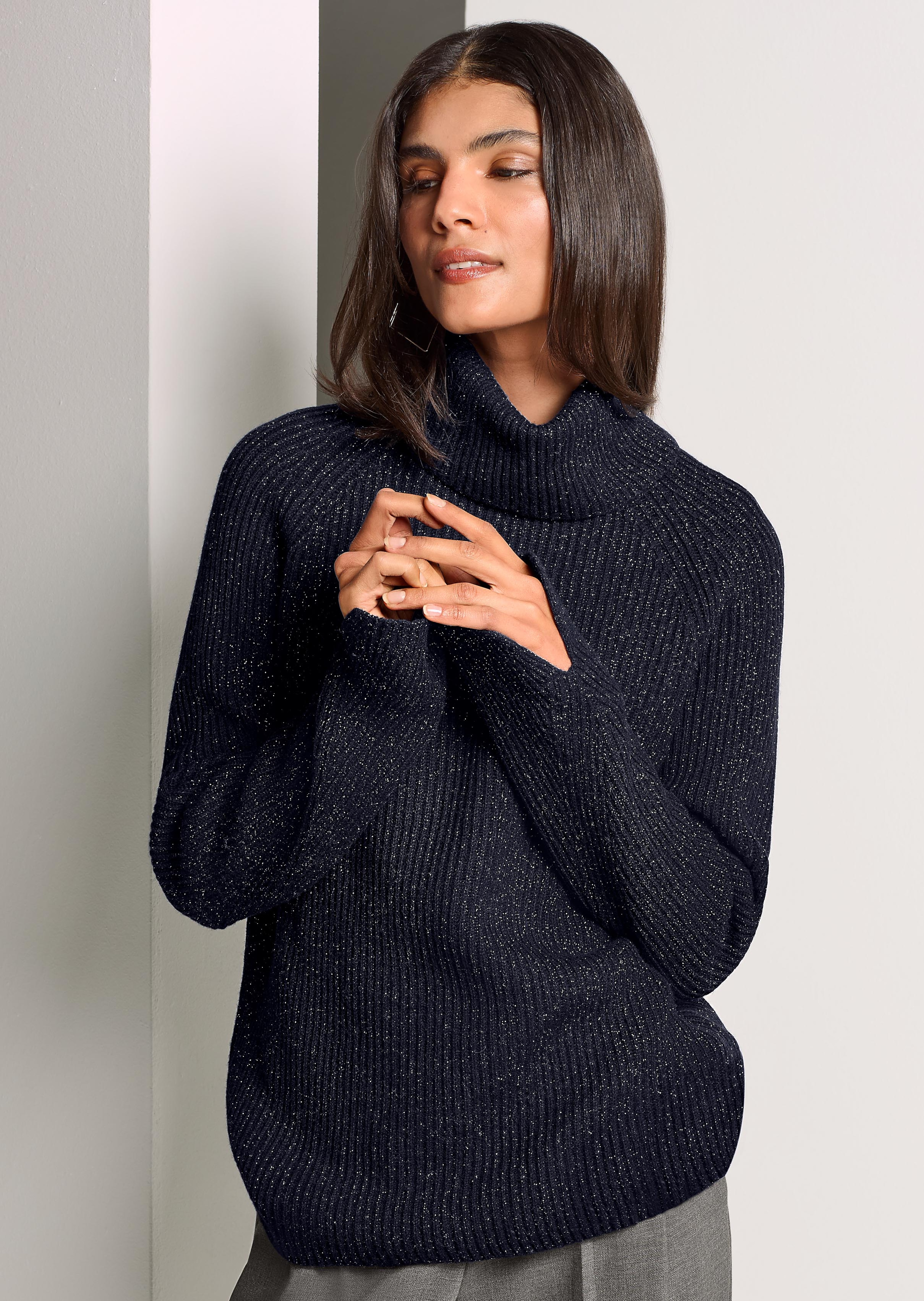 Schimmernder Pullover mit Polo-Kragen