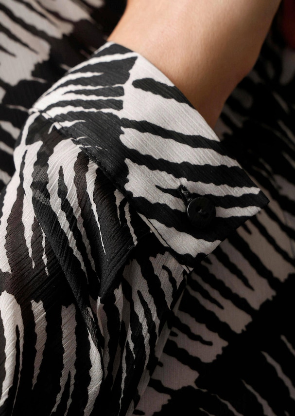 Bluse in transparenter Qualität 4