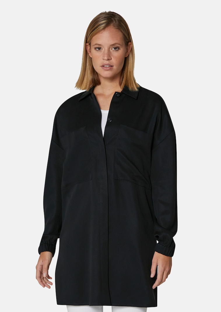 Long shirt with breast pockets and side slits
