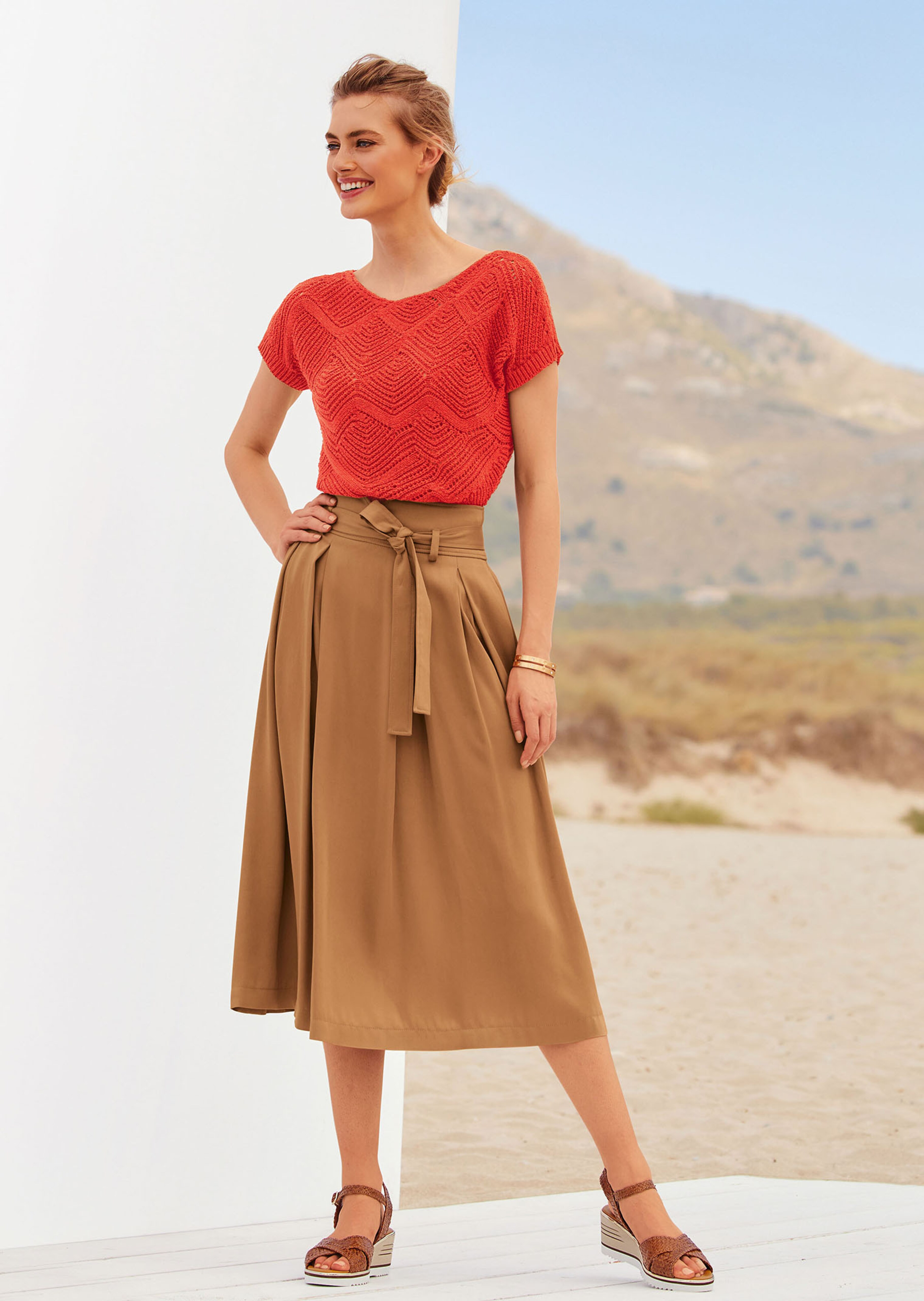 Kurzarm-Pullover mit Wellenstruktur