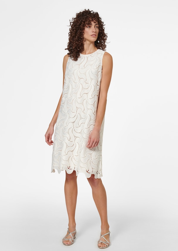 Sleeveless lace dress with tie ribbon and wide skirt 1